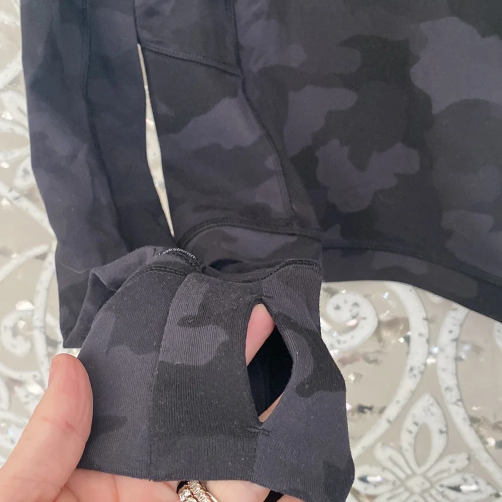 LULULEMON Black Camo Its Rulu Run Cropped Half-Zip Sweatshirt 6